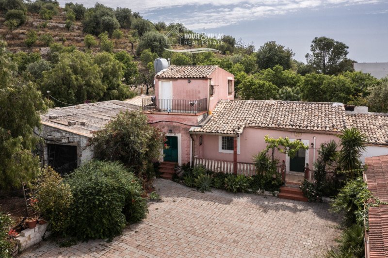 Siracusa Villa In Lido Di Noto, Sicily, Italy For Sale (12395434)