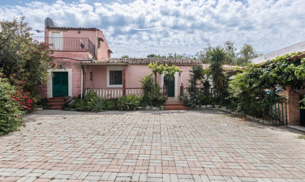 Siracusa Villa In Lido Di Noto, Sicily, Italy For Sale (12395434)