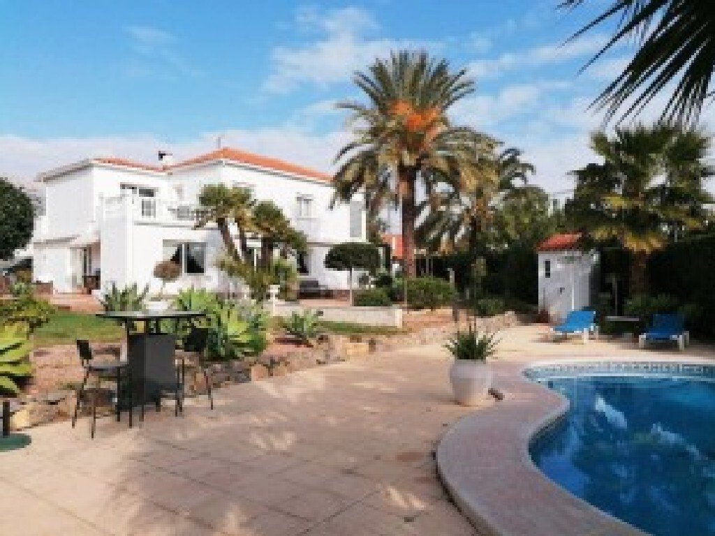 Villa in l'Alfas del Pi, Valencian Community, Spain 1 - 12825151