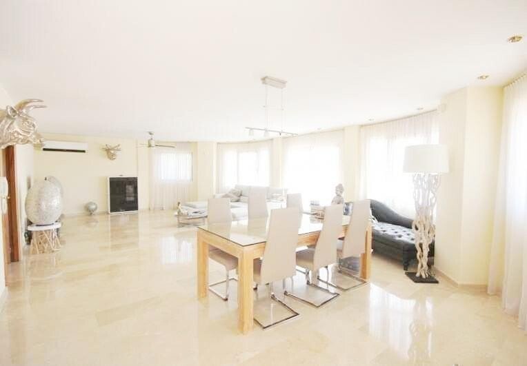 Villa in l'Alfas del Pi, Valencian Community, Spain 3 - 12825484