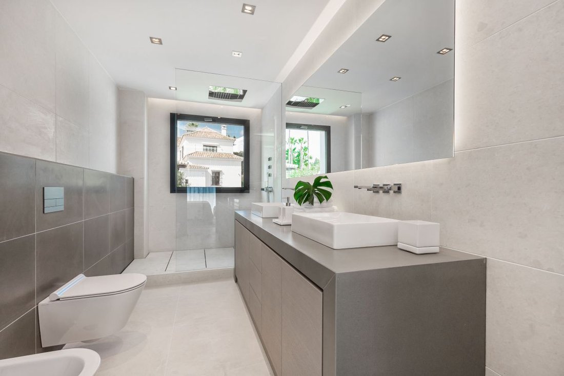 chalet à Nueva Andalucia, Marbella, Espagne 2 - 12823132