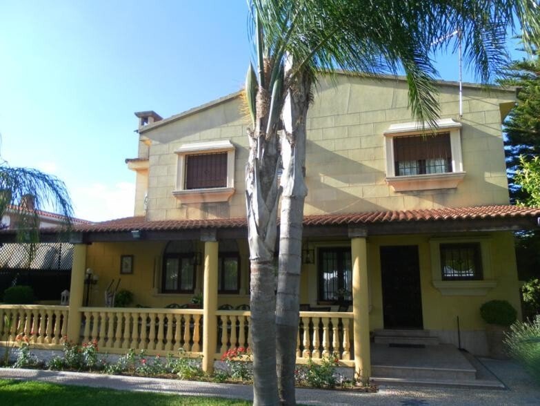 Chalet in Distrito Centro, Cordoba, Spain 1 - 12824101
