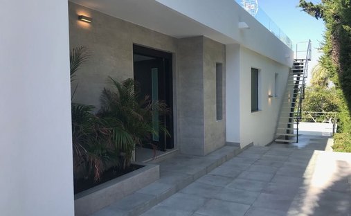 Chalet en Playa Puerto Banús, Marbella, España 1