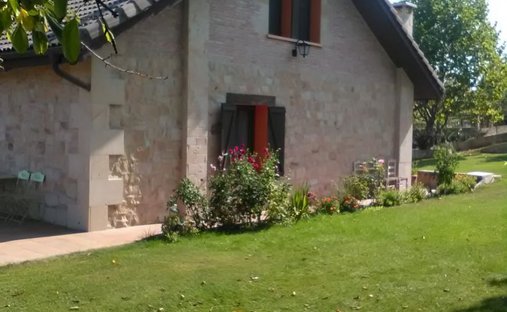 Chalet in Condado de Trevino, Kastilien und León, Spanien 1