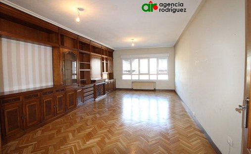 Apartment in Centro y casco historico, Oviedo, Spain 1