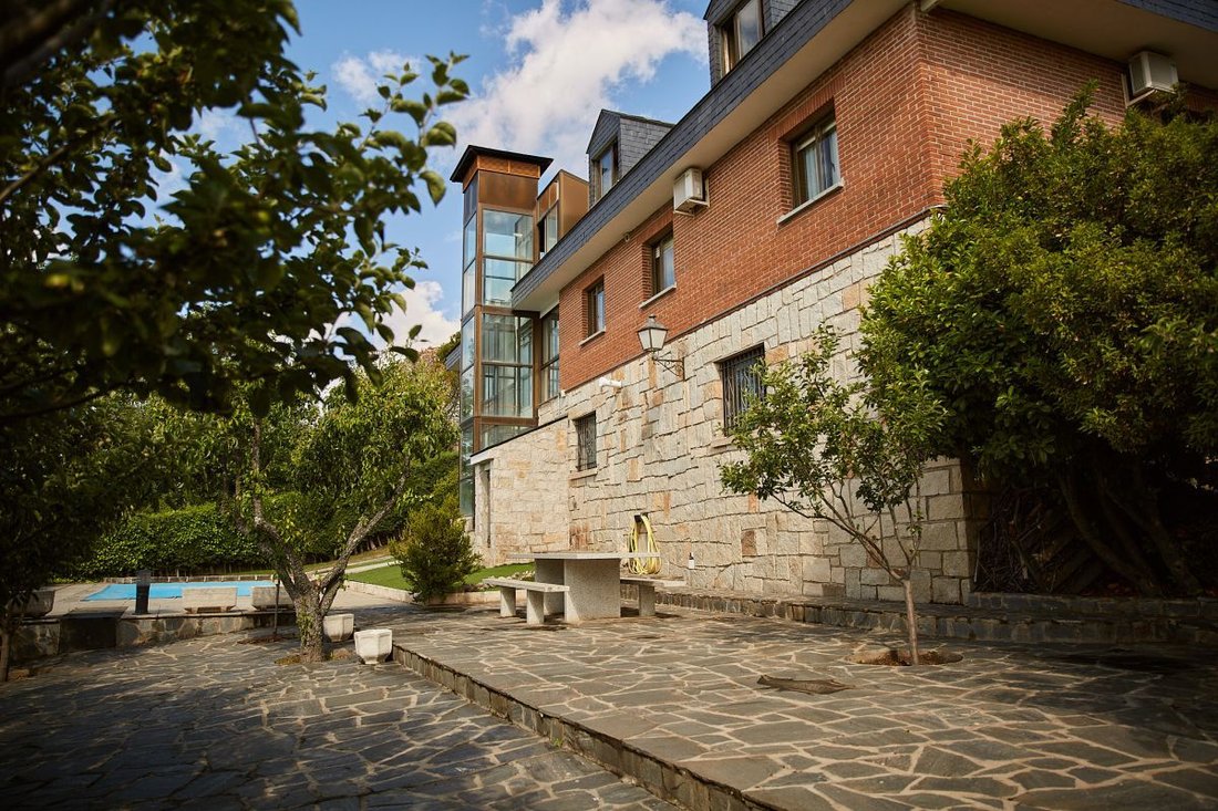 Chalet in Miraflores de la Sierra, Comunidad de Madrid, Spain 5 - 12820309