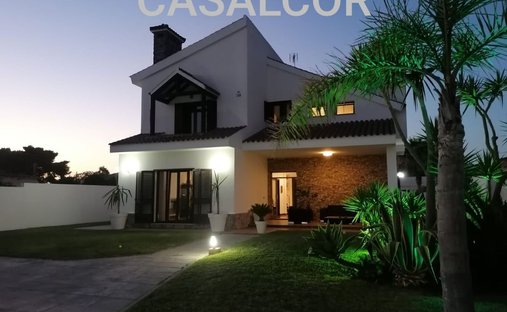 Chalet in Chiclana de la Frontera, Andalusia, Spain 1