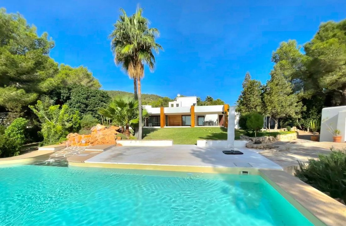 Chalet in Sant Josep de sa Talaia, Balearic Islands, Spain 1 - 12822532