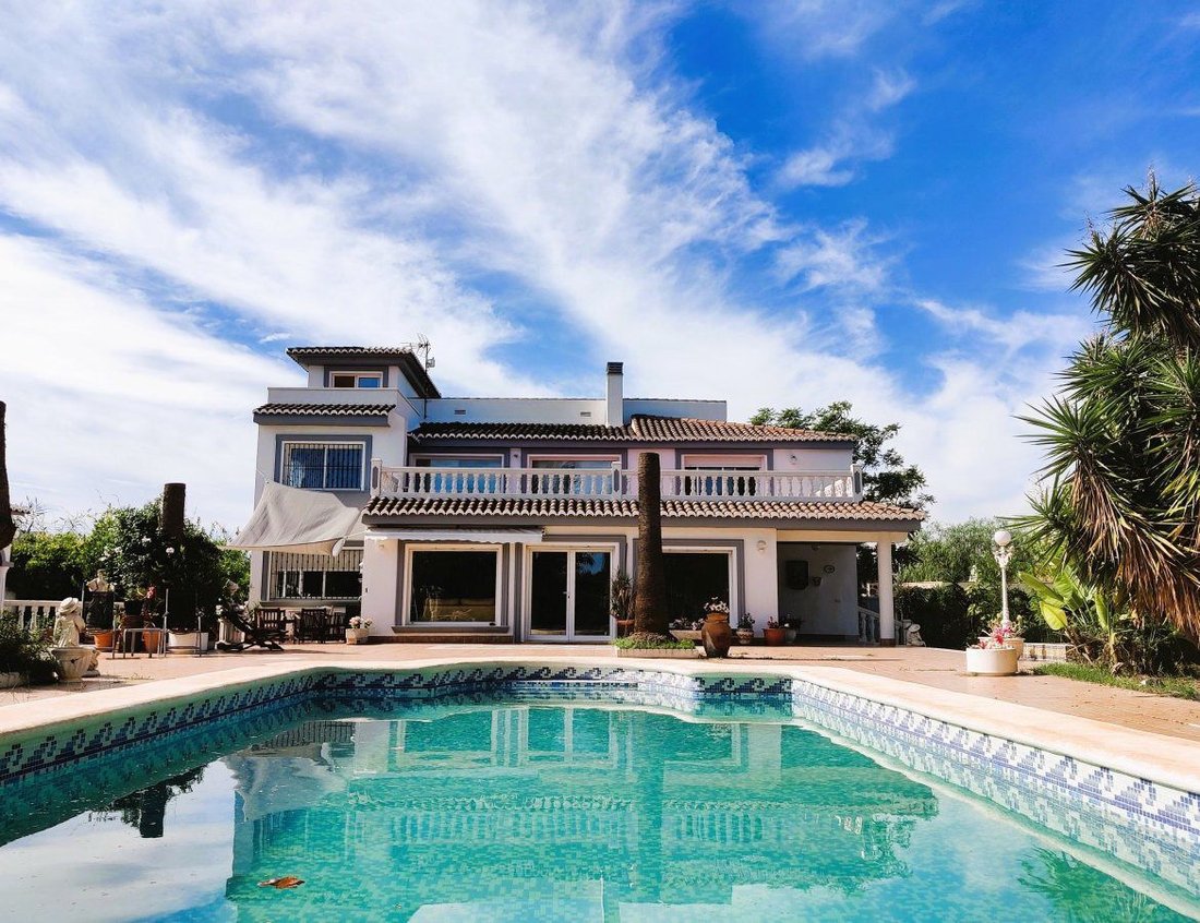 Chalet in Oliva, Valencian Community, Spain 1 - 12825182