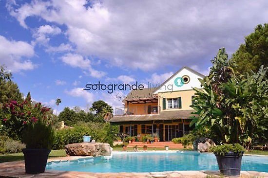Villa in Sotogrande, San Roque, Andalusia 1 - 12822968