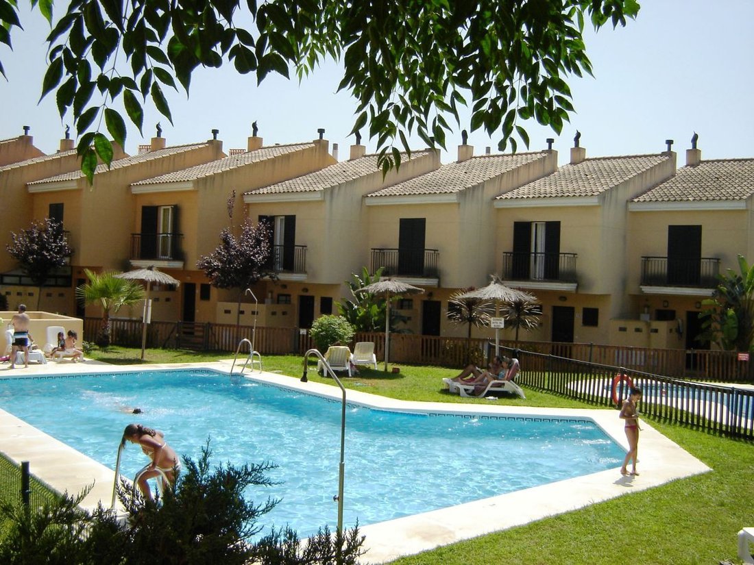 Apartamento Alquiler Huelva In Lepe, Andalusia, Spain For Rent (12825552)