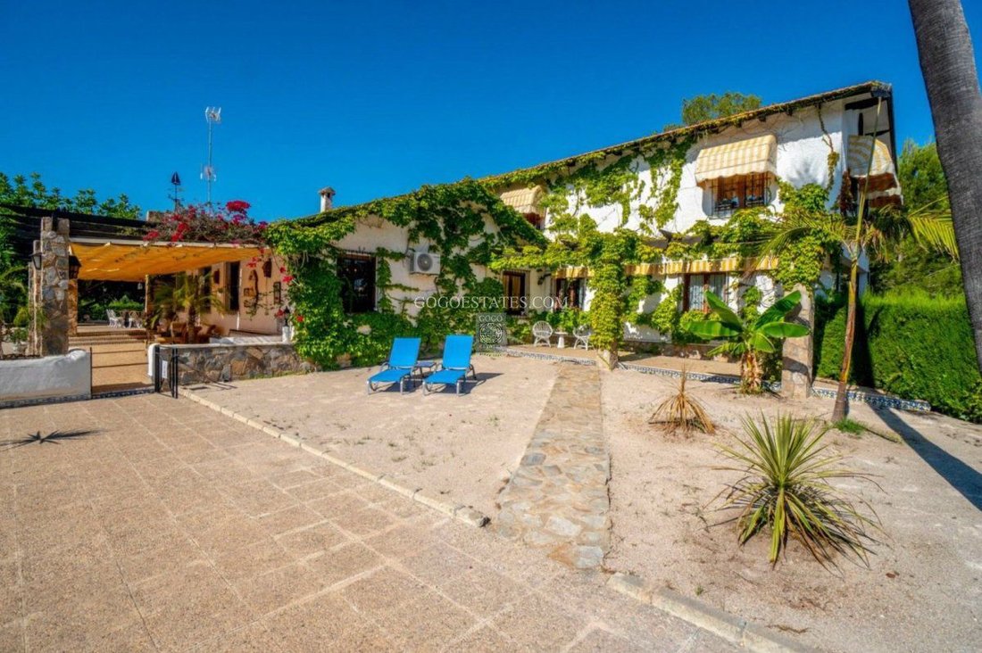 Villa Venta Alicante In Alicante, Valencian Community, Spain For Rent