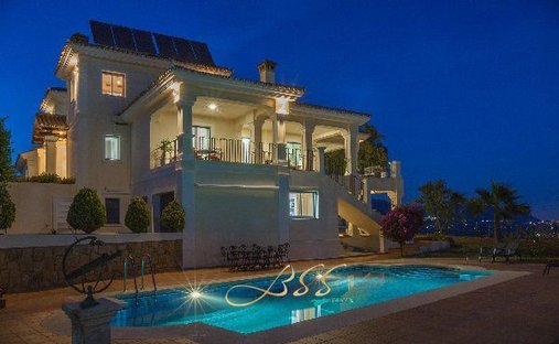 Villa in Elviria-Cabopino, Marbella, Spain 1