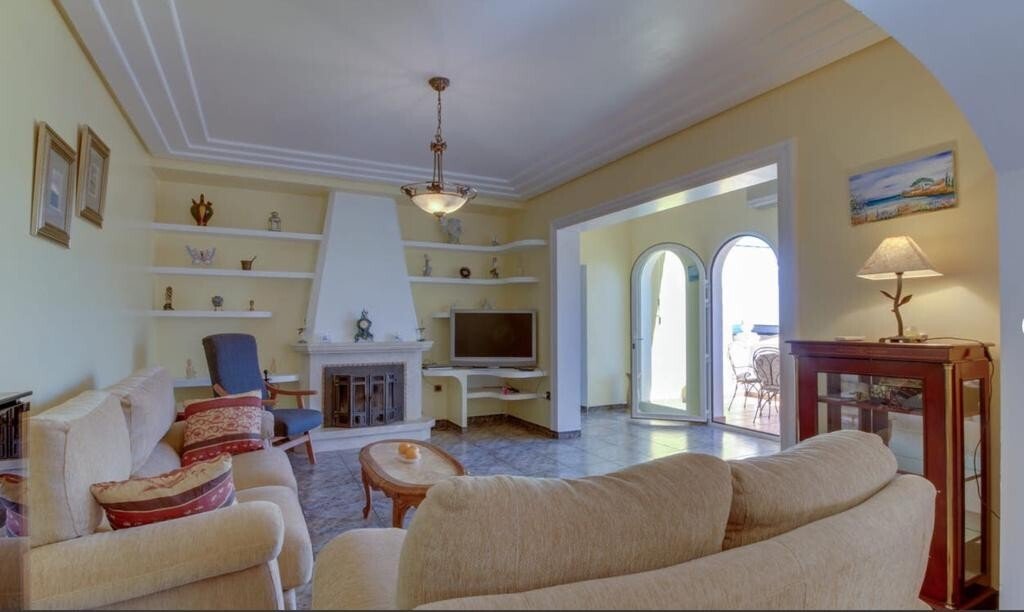 Villa in l'Alfas del Pi, Valencian Community, Spain 4 - 12826252