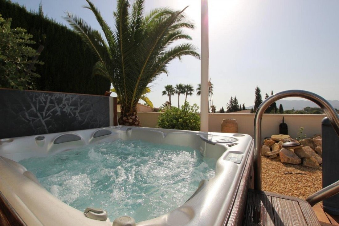 Villa in l'Alfas del Pi, Valencian Community, Spain 3 - 12826269