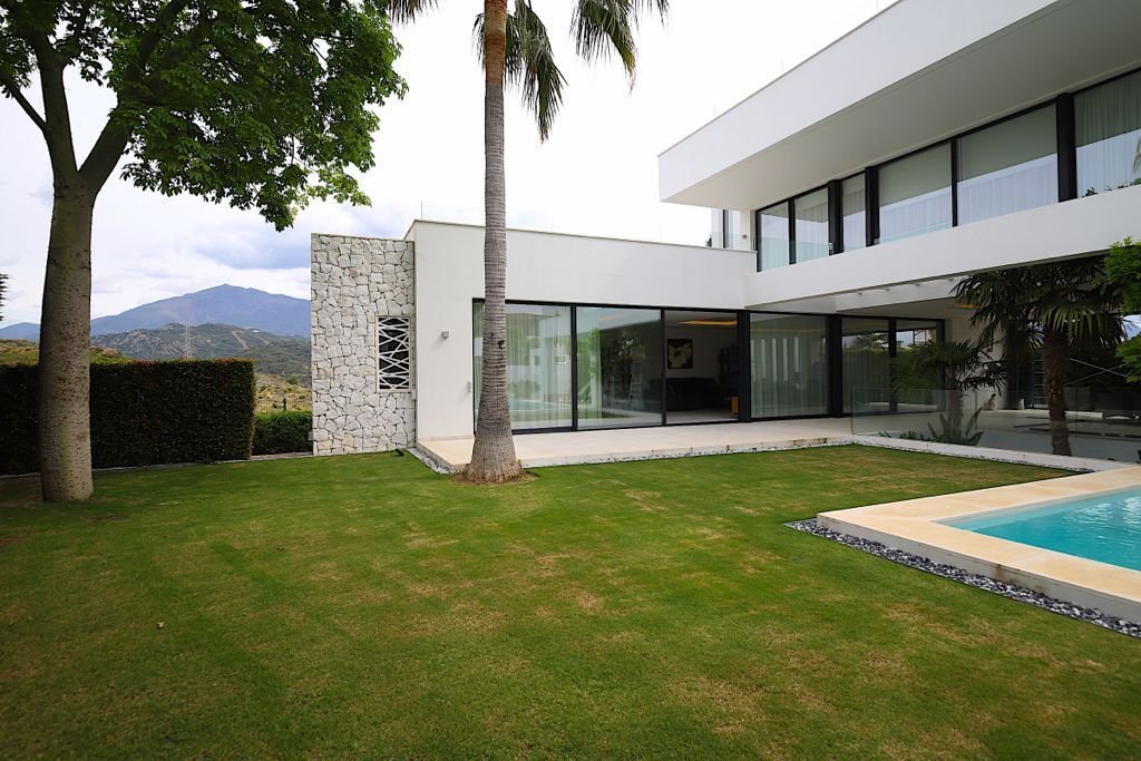 Villa in Benahavis, Andalusia, Spain 4 - 12826392