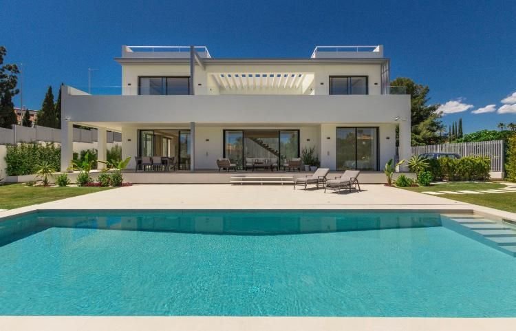 Villa in Marbella, Andalusia, Spain 2 - 12826602