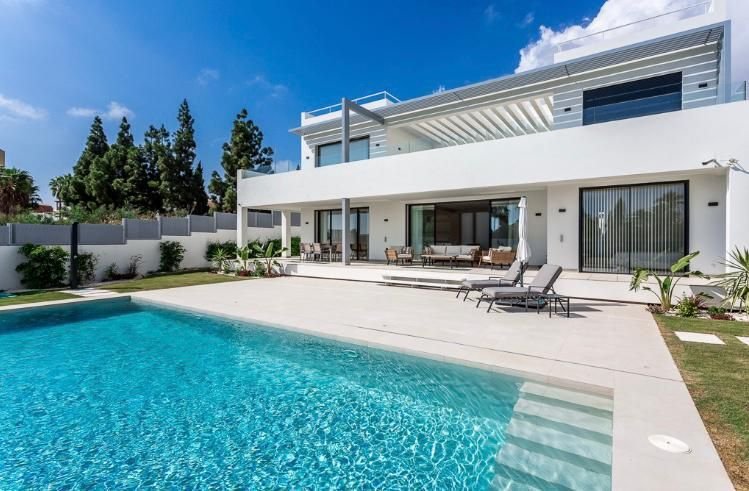 Villa in Marbella, Andalusia, Spain 4 - 12826602