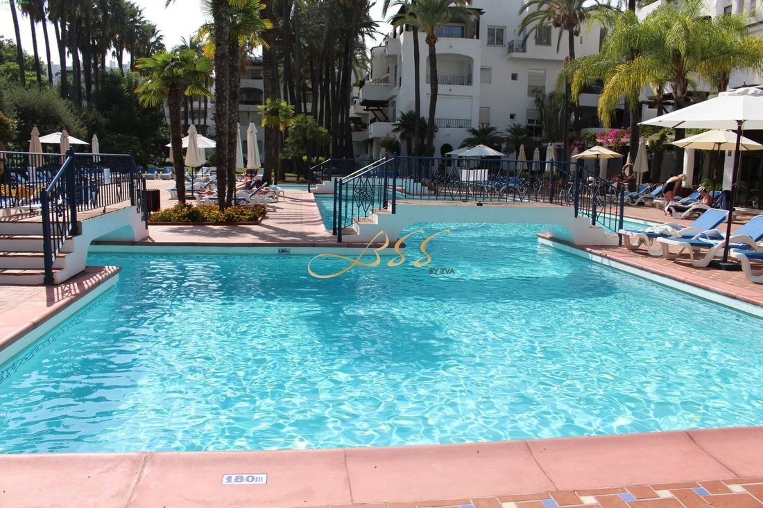 Apartment in Puerto Banus, Marbella, Spain 4 - 12826181