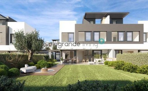 Villa in Atalaya-Isdabe, Estepona, Andalusia 1