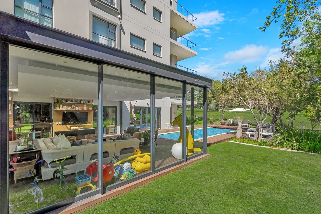 Houghton Estate In Johannesburg, Gauteng, South Africa For Sale (12827078)