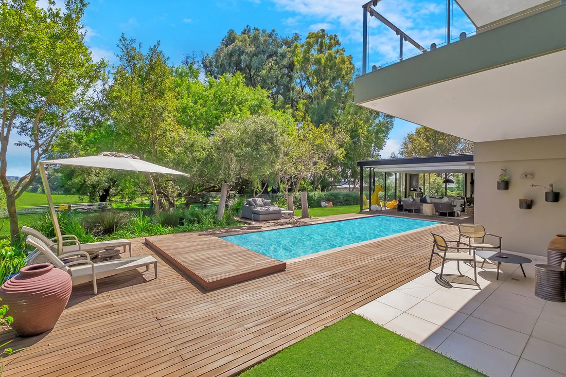 Houghton Estate In Johannesburg, Gauteng, South Africa For Sale (12827078)