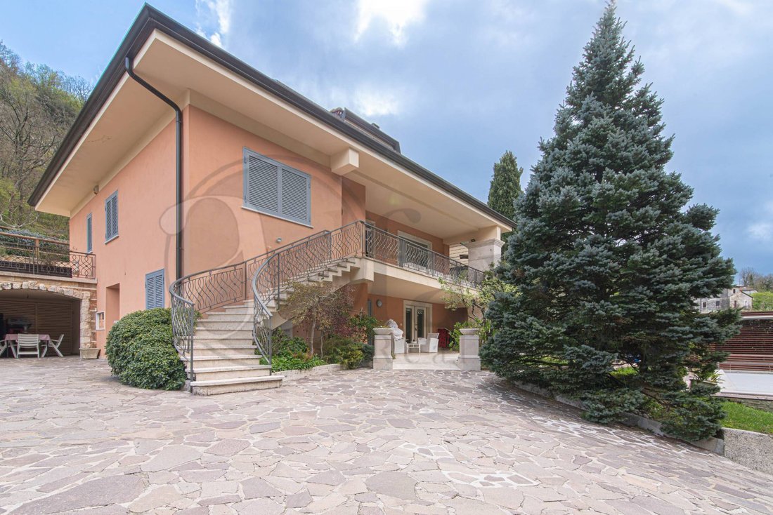 Villa in Atina, Lazio, Lazio, Italy 1 - 12749534