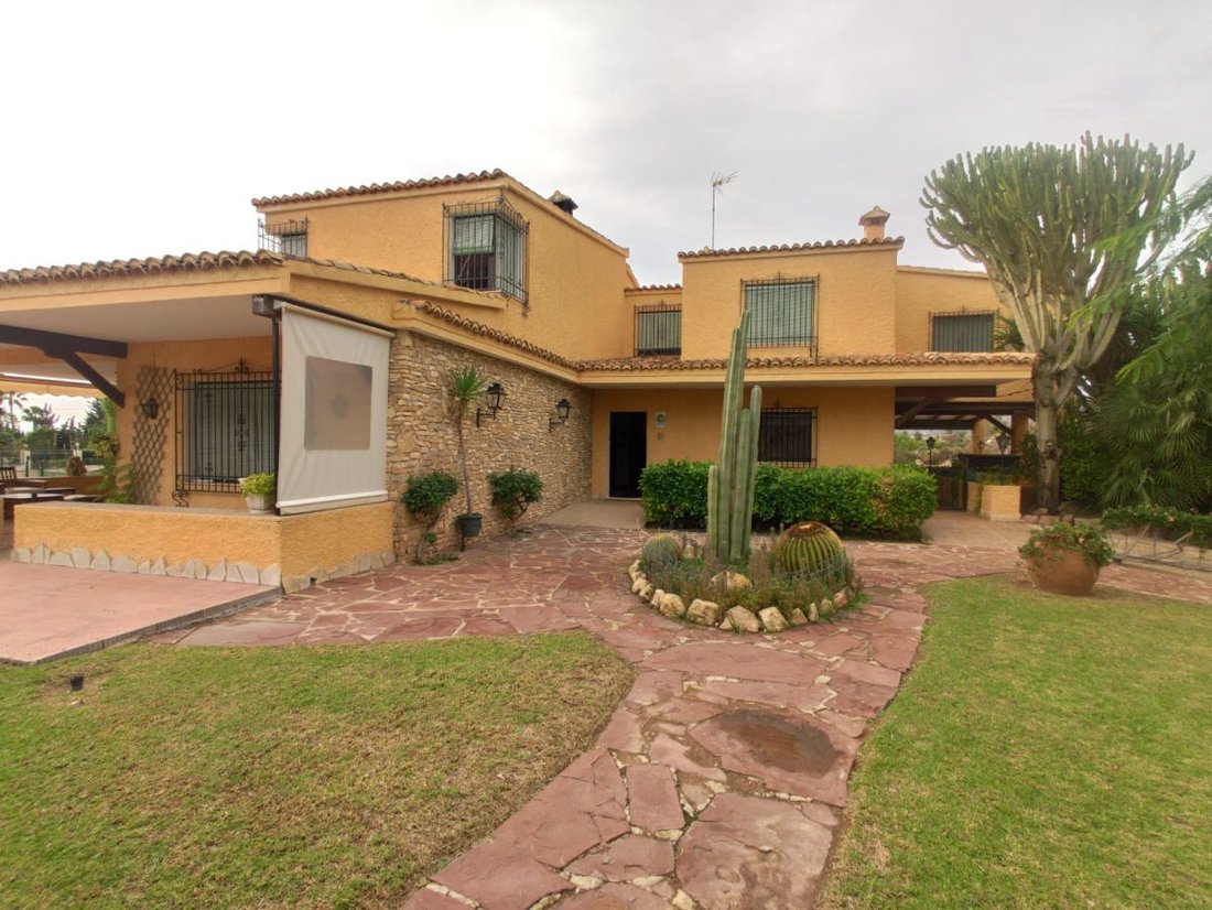 Chalet in Elx / Elche, Valencian Community, Spain 5 - 12832785