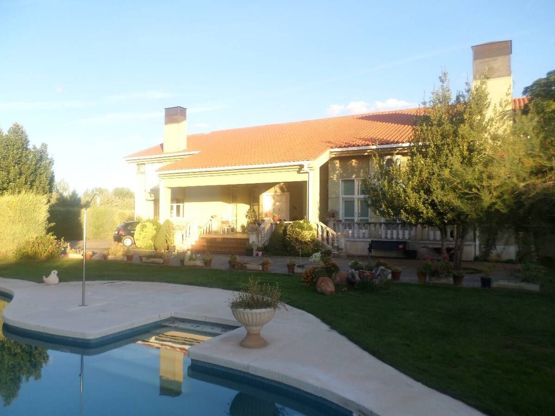 Chalet in Ciudad Real, Castile-La Mancha, Spain 3 - 12833416