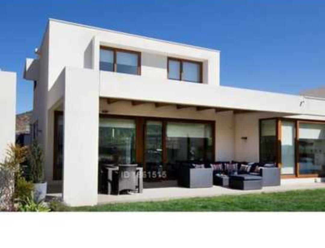 Chalet in Fuengirola, Andalusia, Spain 2 - 12832567