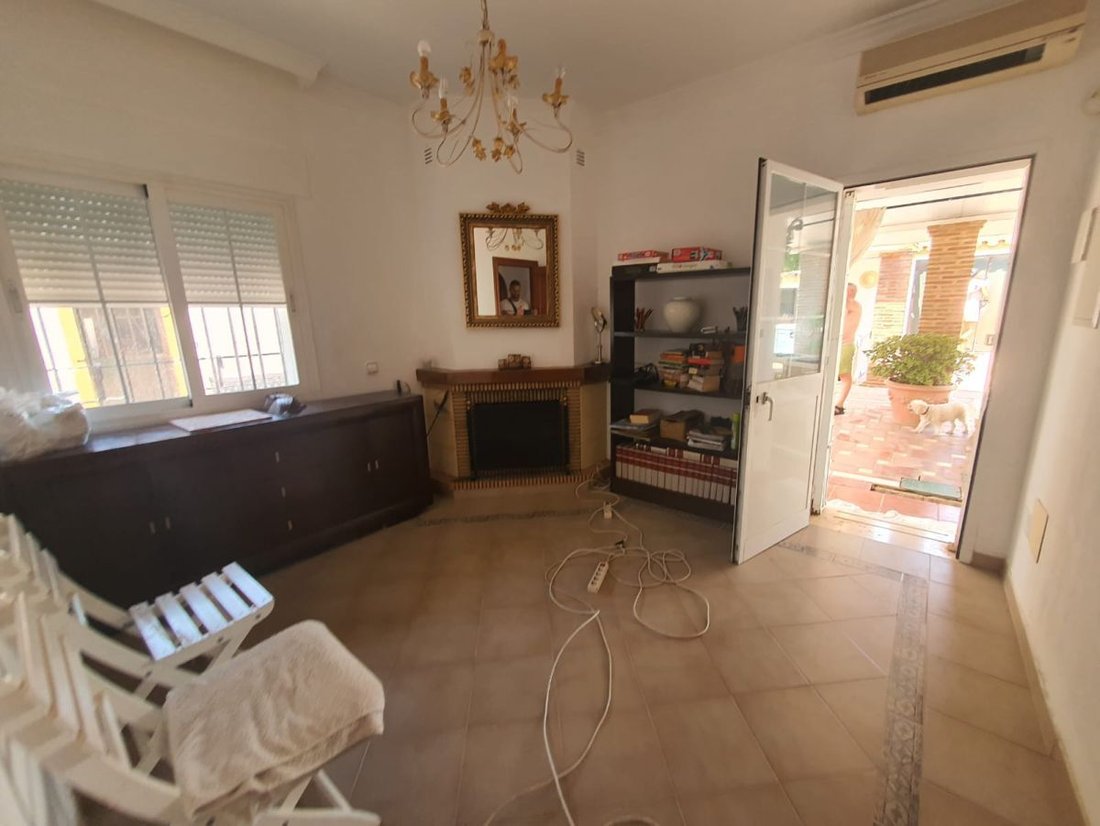 Chalet in San Pedro de Alcantara, Andalusia, Spain 2 - 12834619