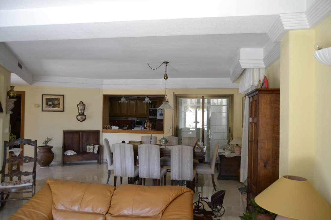 Chalet in Alicante, Valencian Community, Spain 4 - 12834087