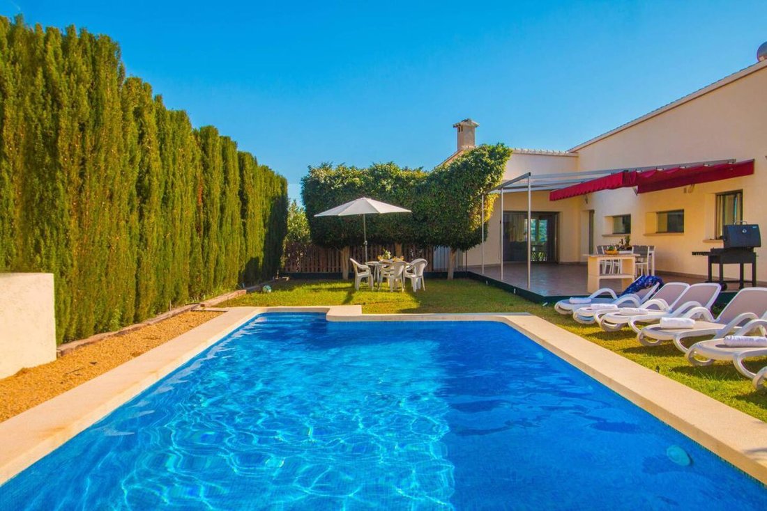Villa Venta Alicante In Calp, Valencian Community, Spain For Rent