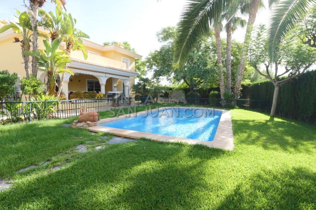 Chalet in Mutxamel, Valencian Community, Spain 2 - 12834015