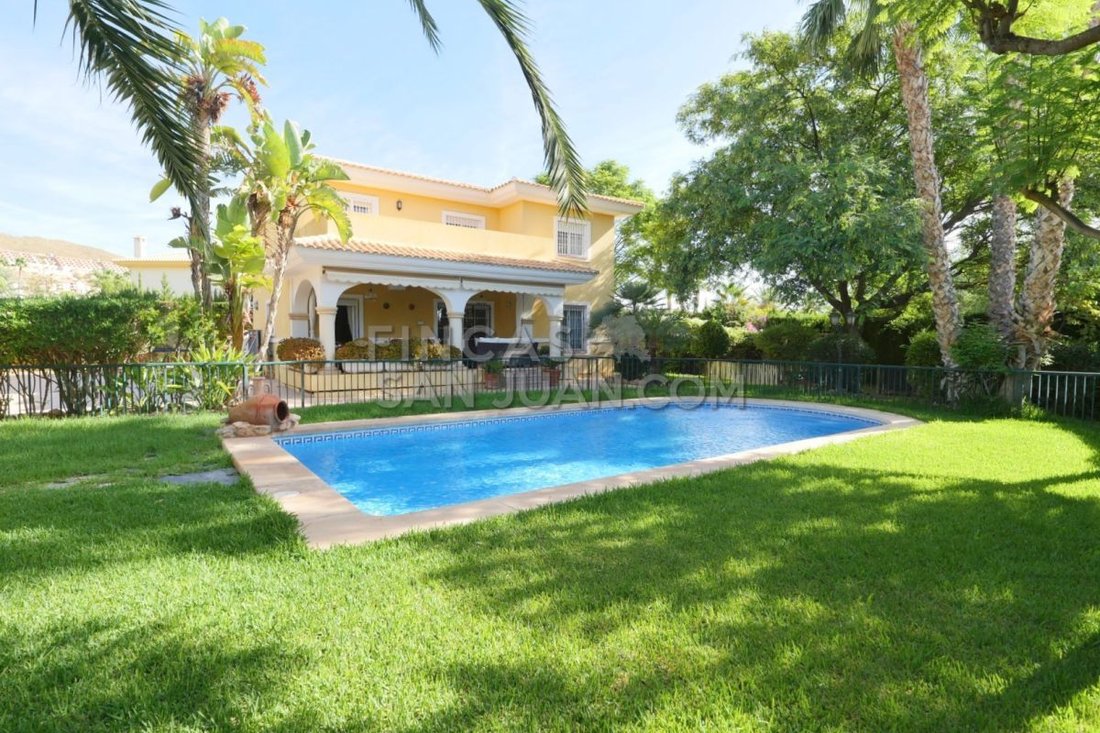 Chalet in Mutxamel, Valencian Community, Spain 1 - 12834015