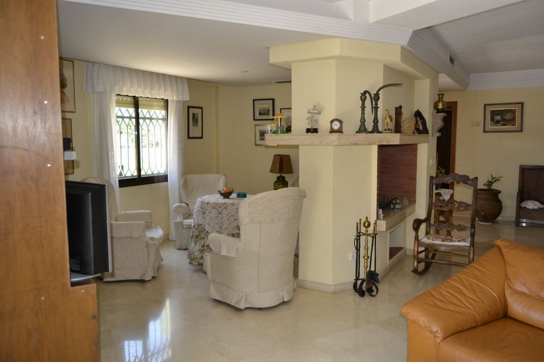 Chalet in Alicante, Valencian Community, Spain 2 - 12834087