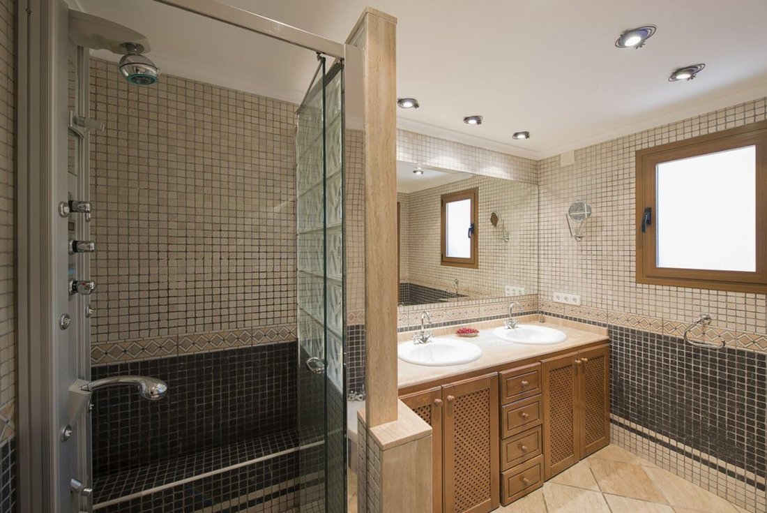 Villa in Calp / Calpe, Valencian Community, Spain 4 - 12835407
