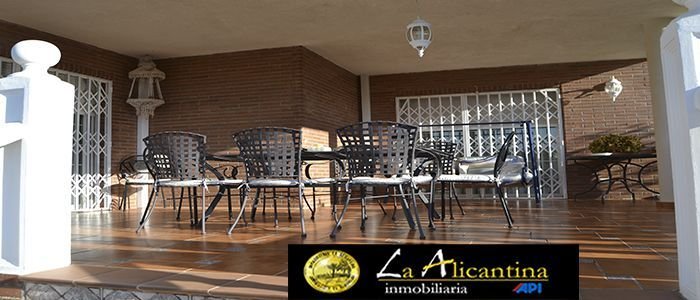 Chalet in Alicante, Valencian Community, Spain 4 - 12834106