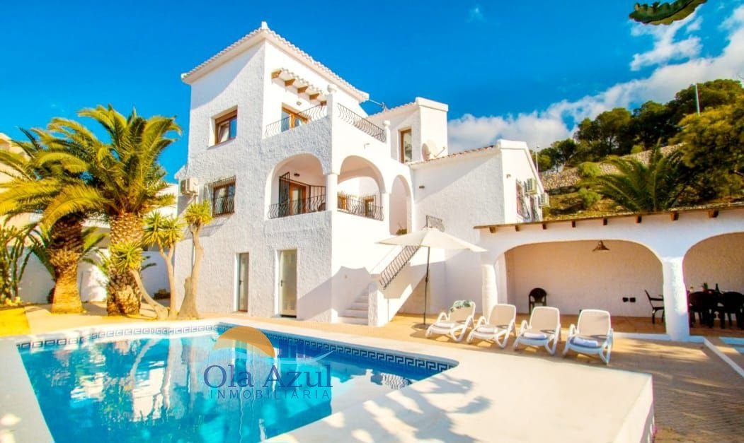 Chalet in Calp / Calpe, Valencian Community, Spain 1 - 12834786