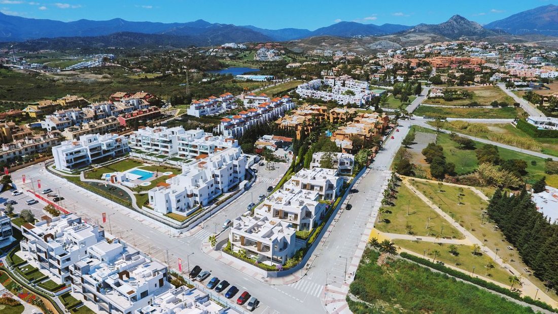 Townhouse in Estepona, Andalusia, Spain 3 - 12836099