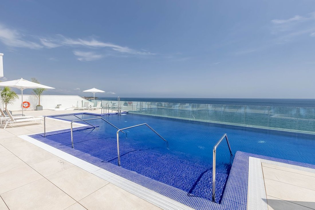 Penthouse in Estepona, Andalusia, Spain 4 - 12833778