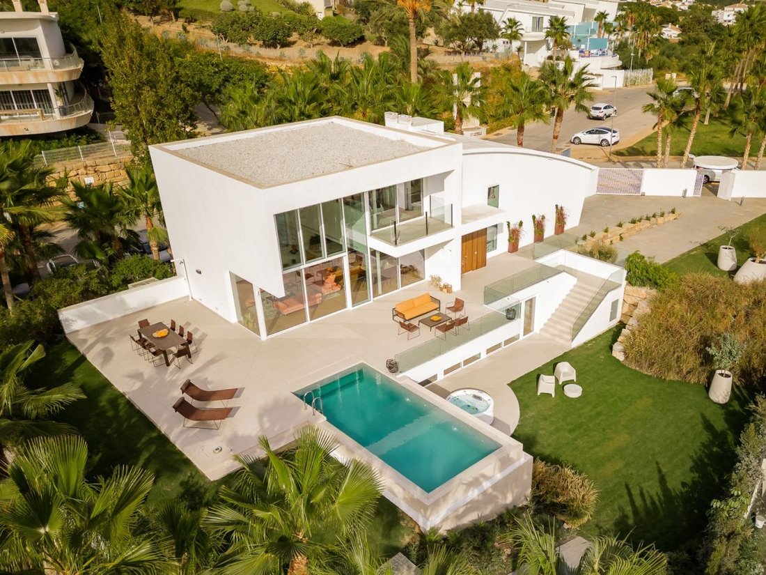 Villa in La Capellania, Benalmadena, Andalusia 2 - 12836254