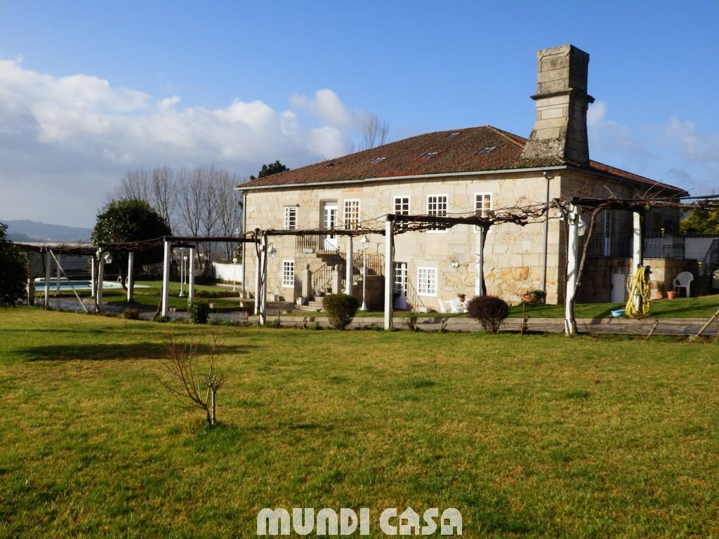 Estate in Padron (District), Padron, Spain 1 - 12836103