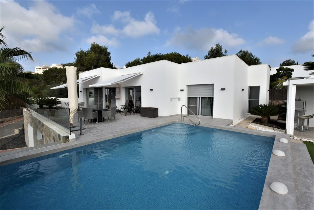 Villa Independiente Venta In Dehesa De Campoamor, Valencian Community