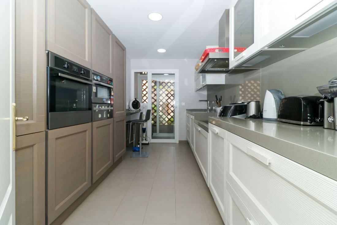 Penthouse in Estepona, Andalusia, Spain 5 - 12835923