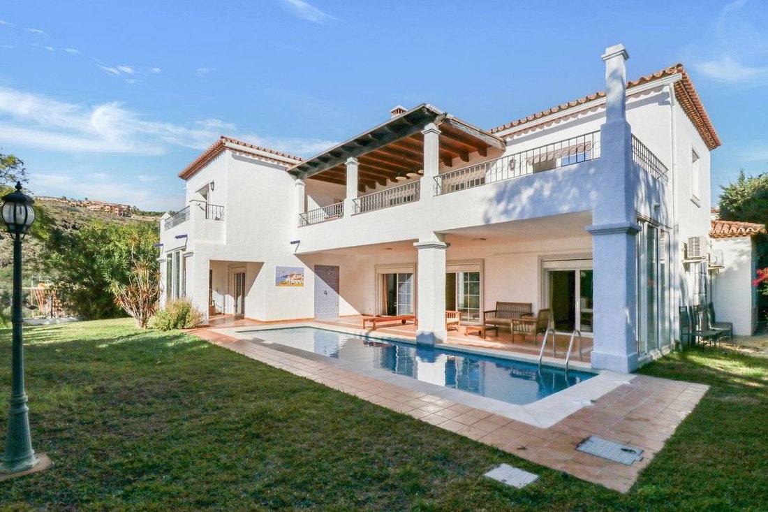 Villa in Benahavis, Andalusia, Spain 1 - 12836913