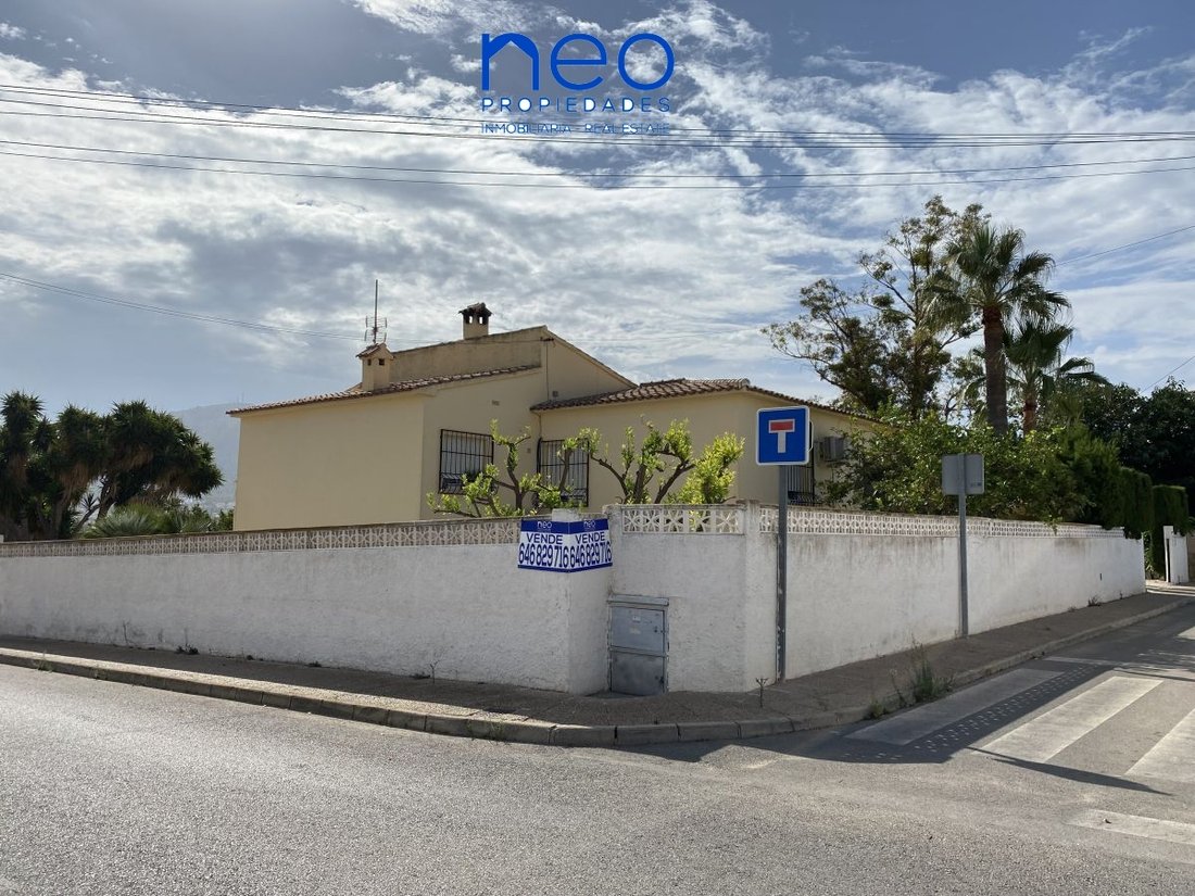 Chalet in l'Alfas del Pi, Valencian Community, Spain 3 - 12835742