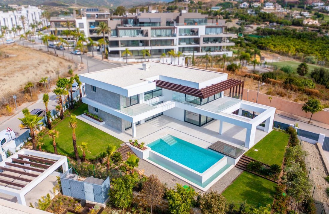 Villa in Cancelada, Estepona, Andalusia 1 - 12836851