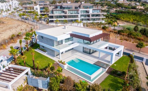 Villa a Cancelada, Estepona, Andalusia 1
