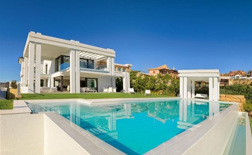 Chalet in Cancelada, Estepona, Andalusia 1